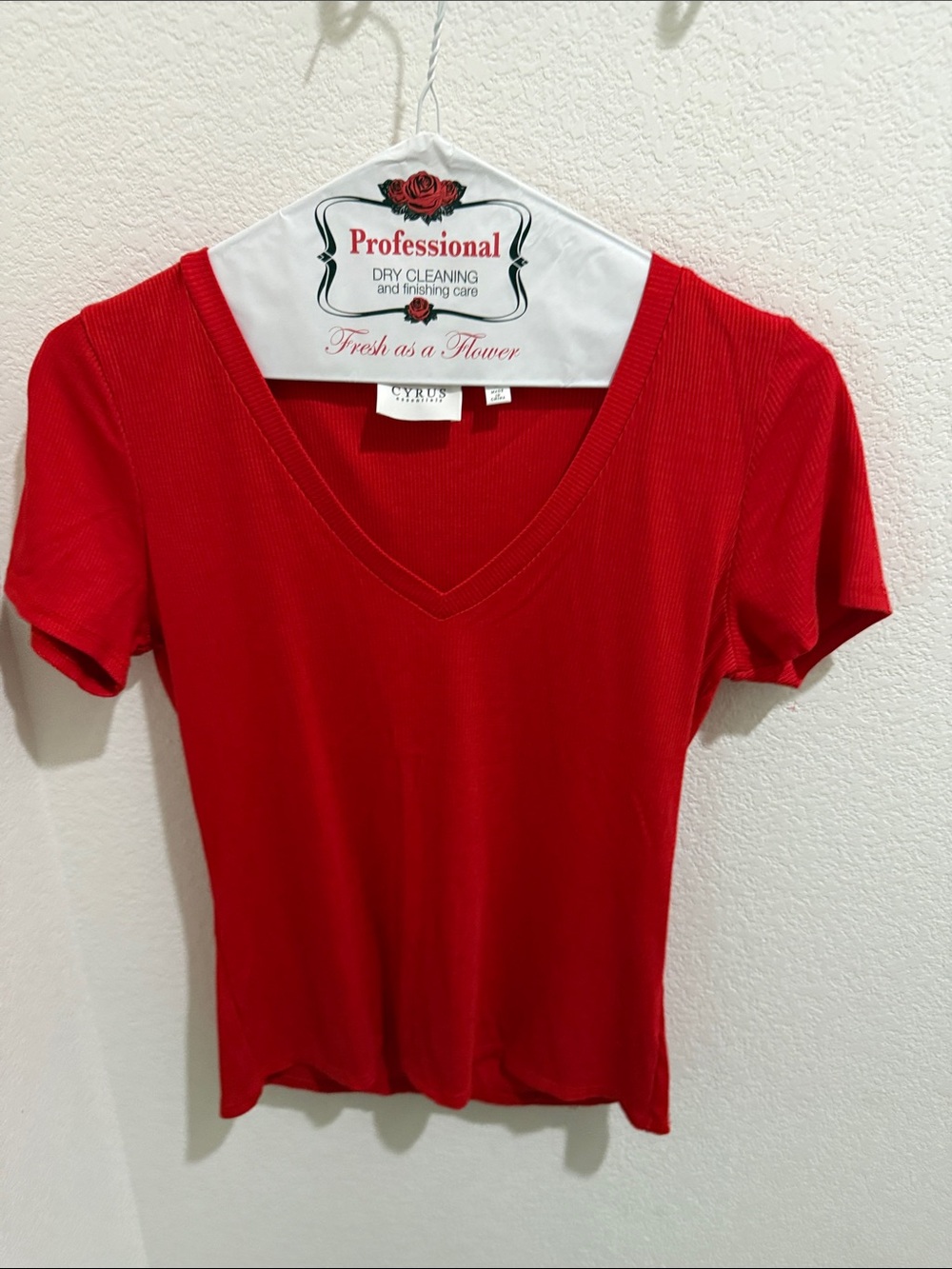 Cyrus Red Ribbed V-Neck Short Sleeve Tee